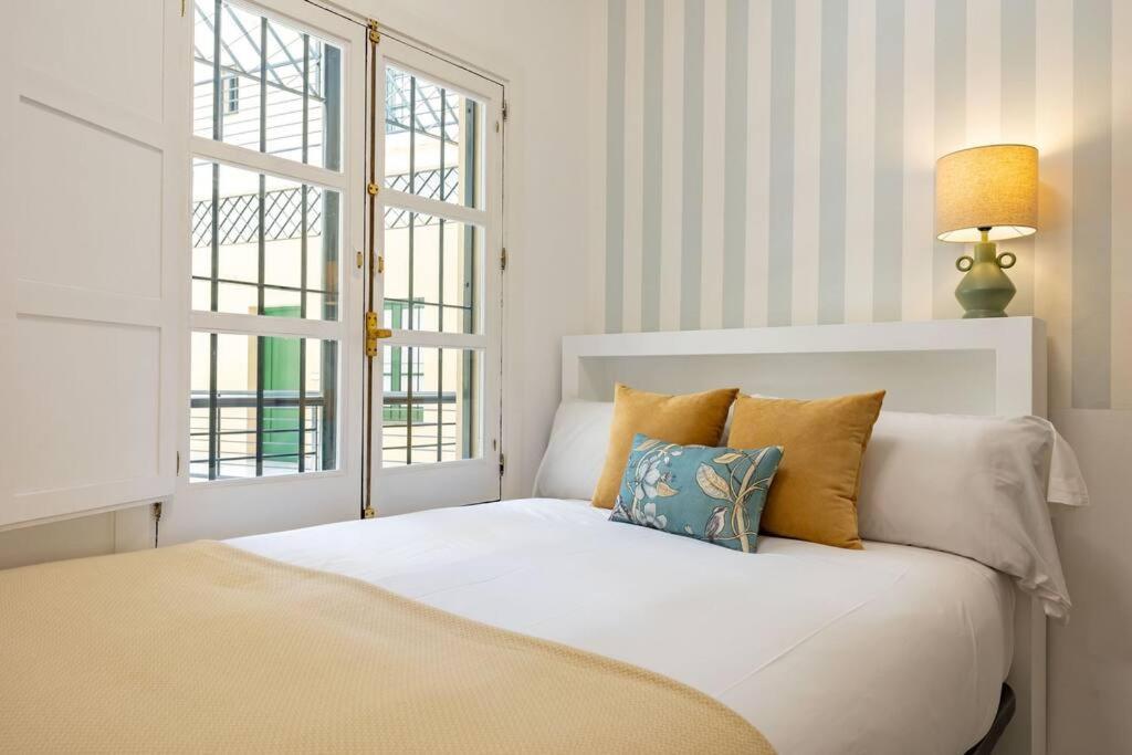 Conde Ibarra Deluxe By Valcambre Apartment Sevilla Bagian luar foto