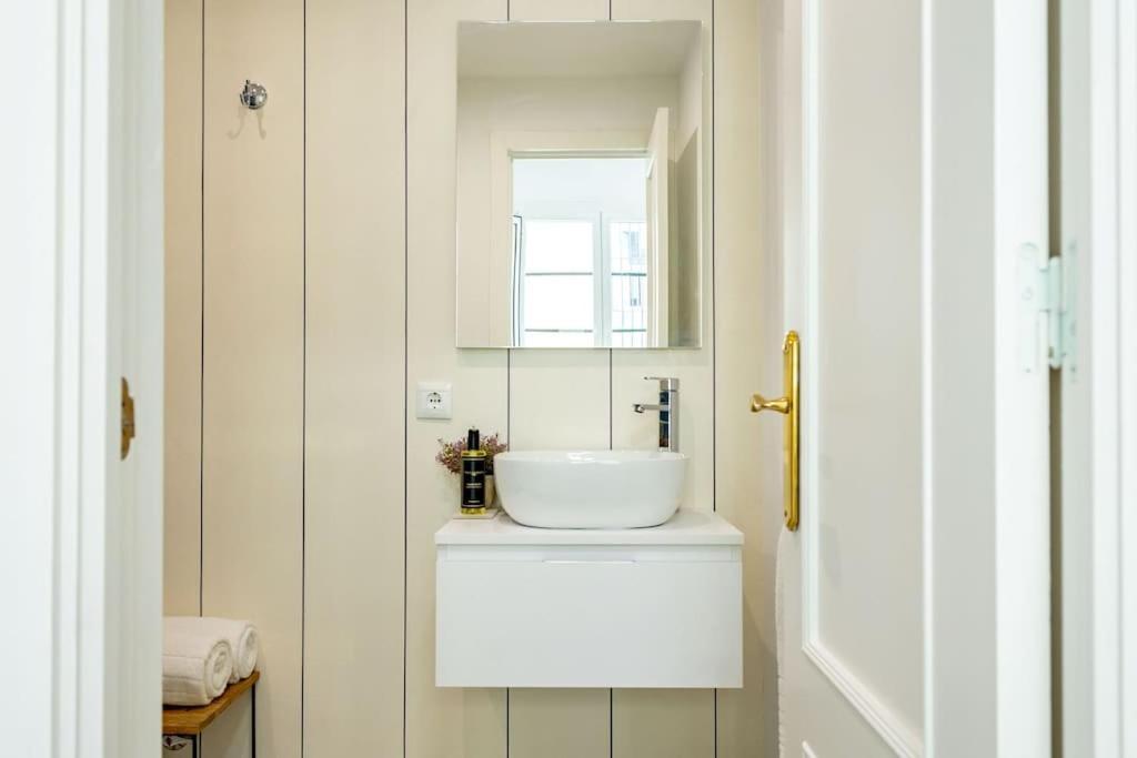 Conde Ibarra Deluxe By Valcambre Apartment Sevilla Bagian luar foto