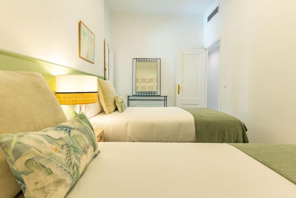 Conde Ibarra Deluxe By Valcambre Apartment Sevilla Bagian luar foto